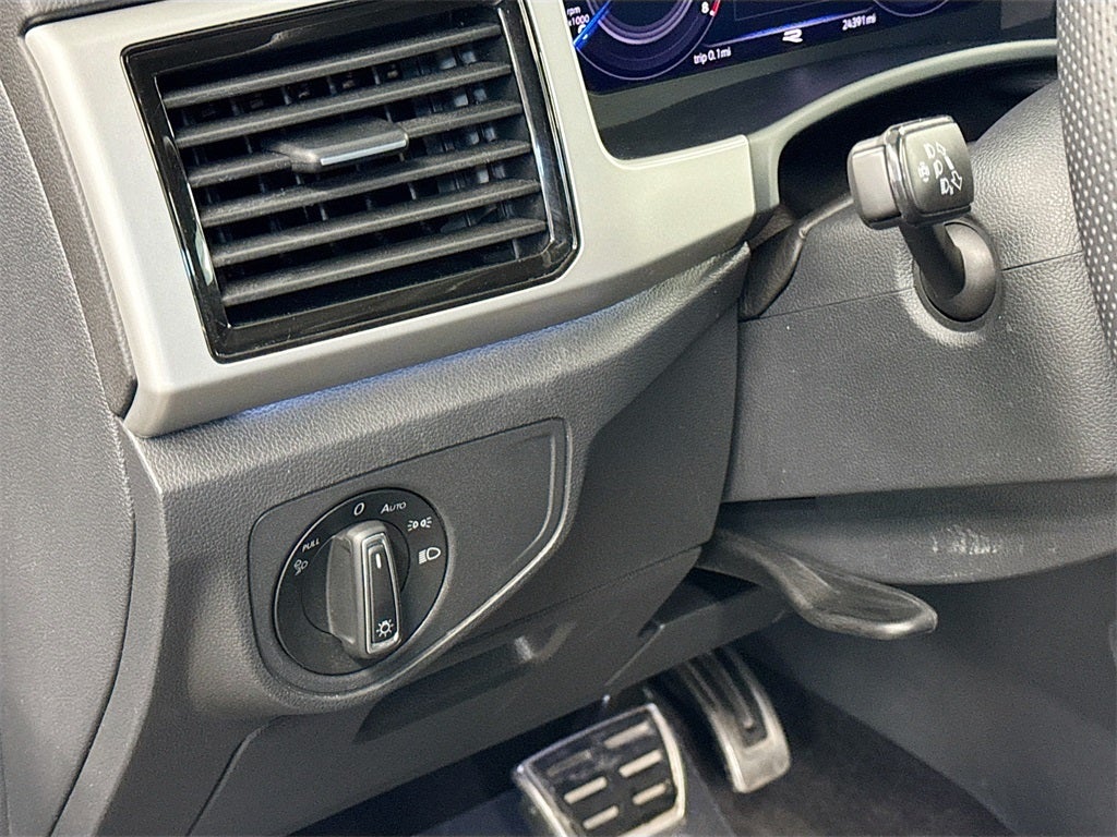 2023 Volkswagen Atlas Cross Sport 3.6L V6 SEL Premium R-Line