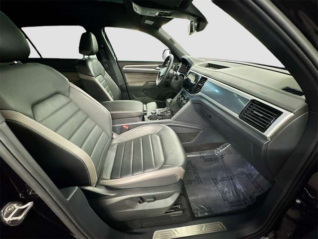 2023 Volkswagen Atlas Cross Sport 3.6L V6 SEL Premium R-Line