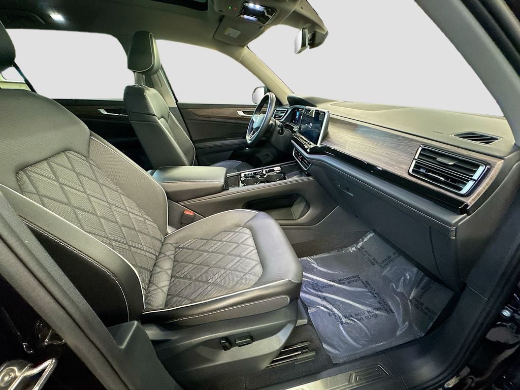 2024 Volkswagen Atlas 2.0T SEL Premium R-Line