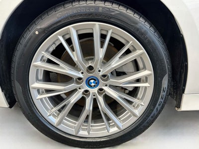 2023 BMW 330e xDrive 330e xDrive