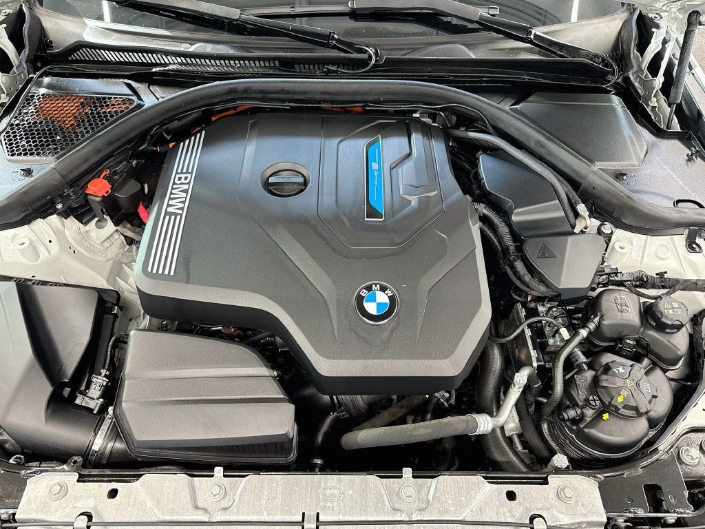 2023 BMW 330e xDrive 330e xDrive
