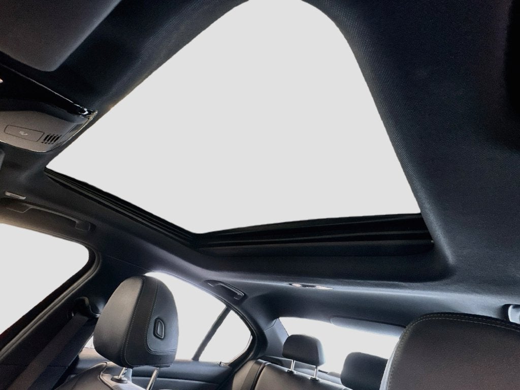 2022 BMW 330e xDrive 330e xDrive