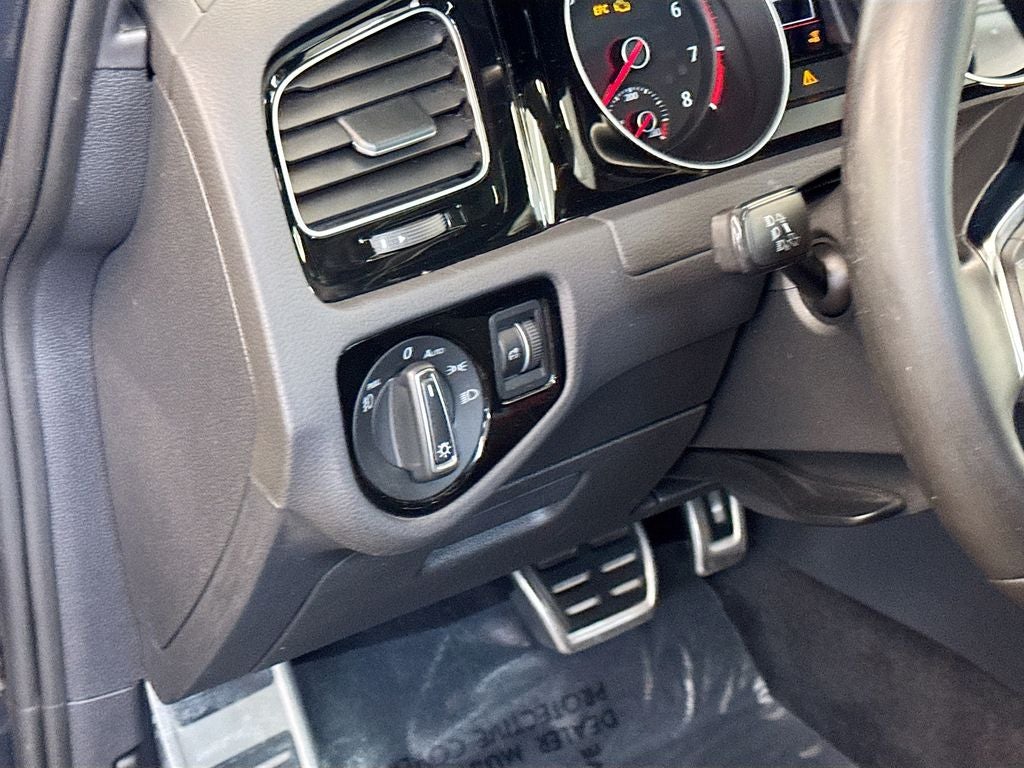 2021 Volkswagen Golf GTI 2.0T SE