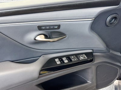 2025 Lexus ES 300h