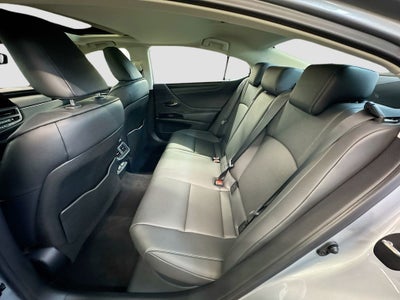 2025 Lexus ES 300h