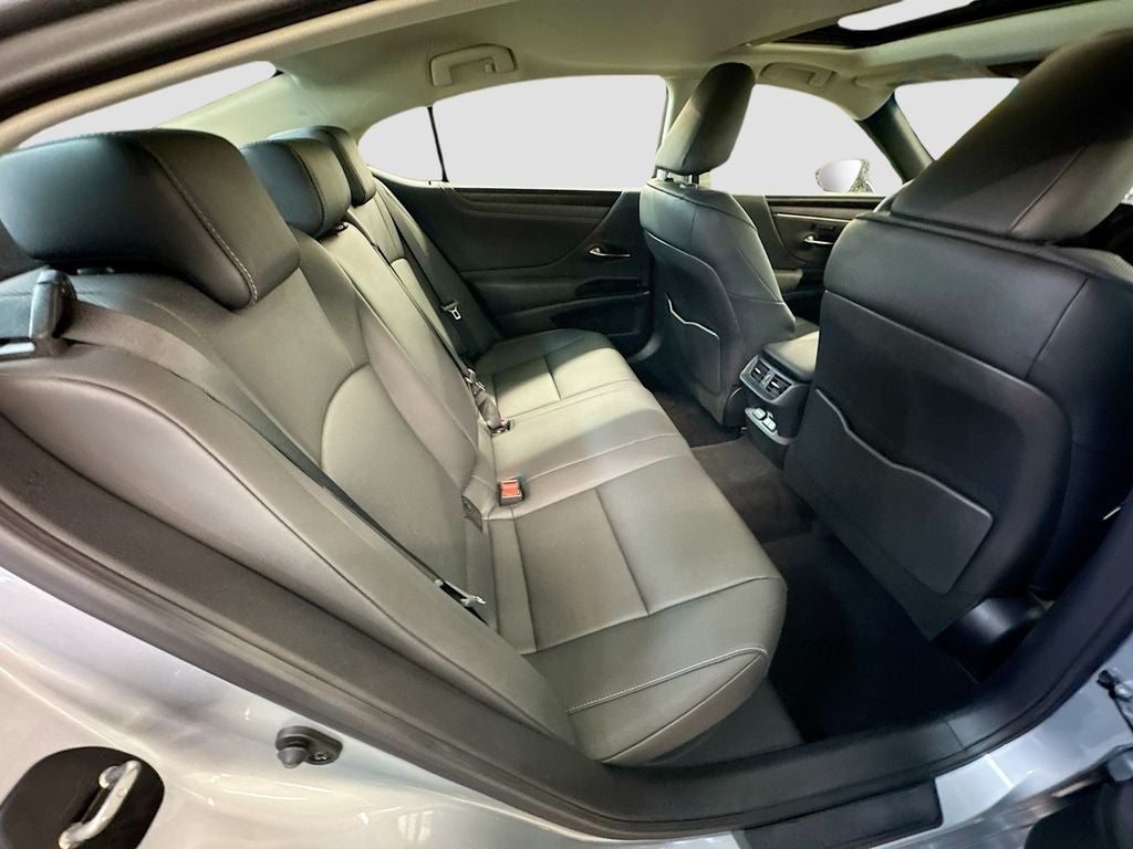 2025 Lexus ES 300h
