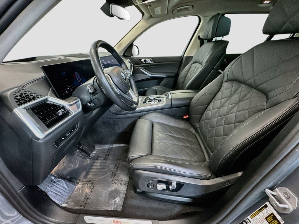 2025 BMW X7 xDrive40i
