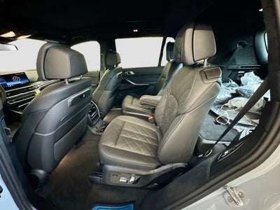 2027 BMW X7 xDrive40i