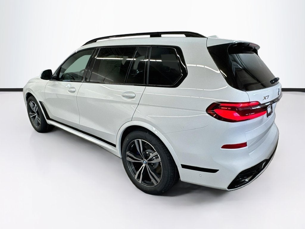 2027 BMW X7 Base