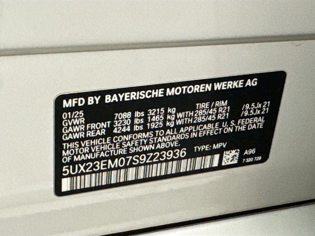 2025 BMW X7 xDrive40i