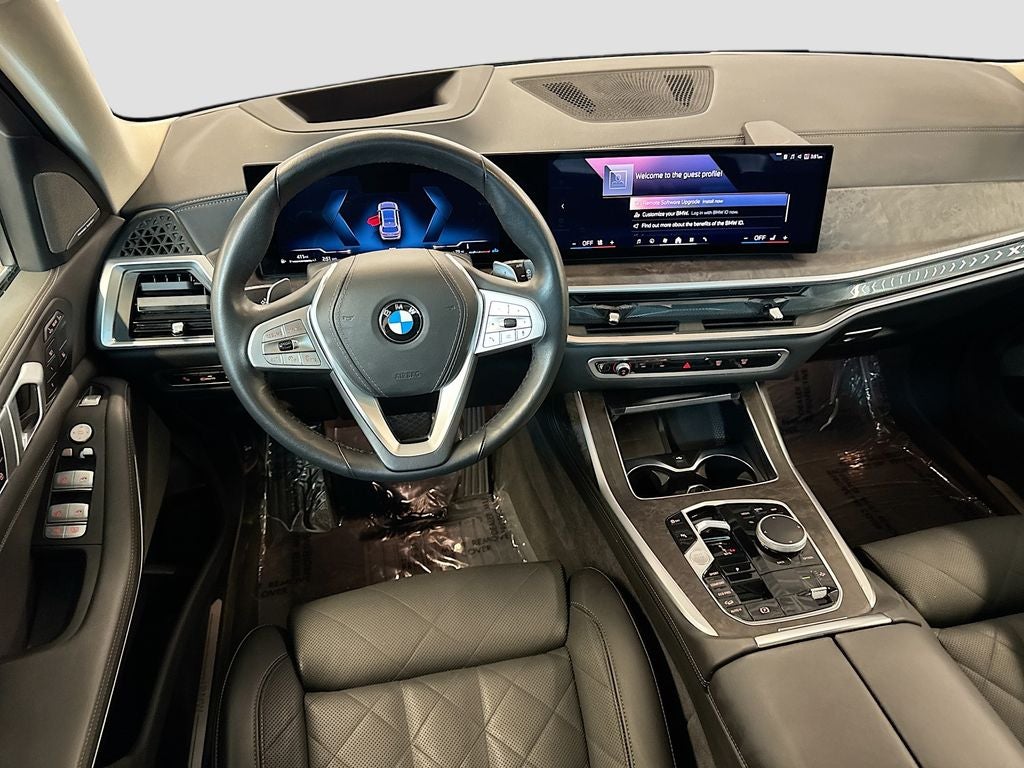 2025 BMW X7 xDrive40i