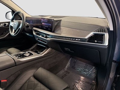 2025 BMW X7 xDrive40i