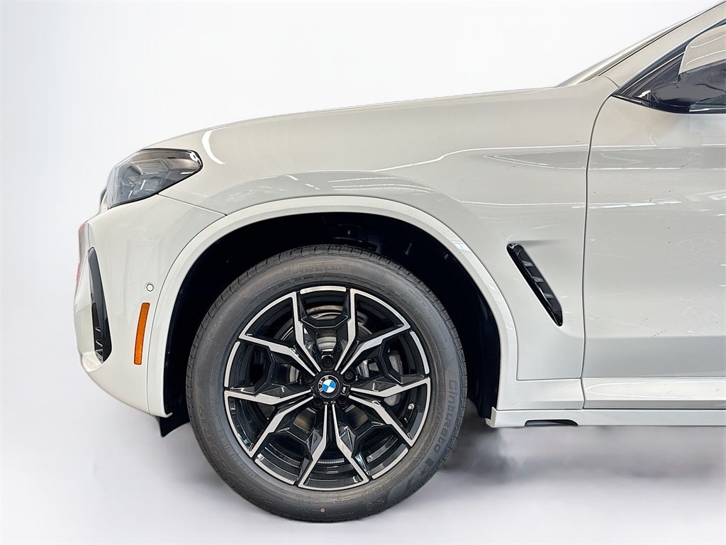2025 BMW X4 xDrive30i