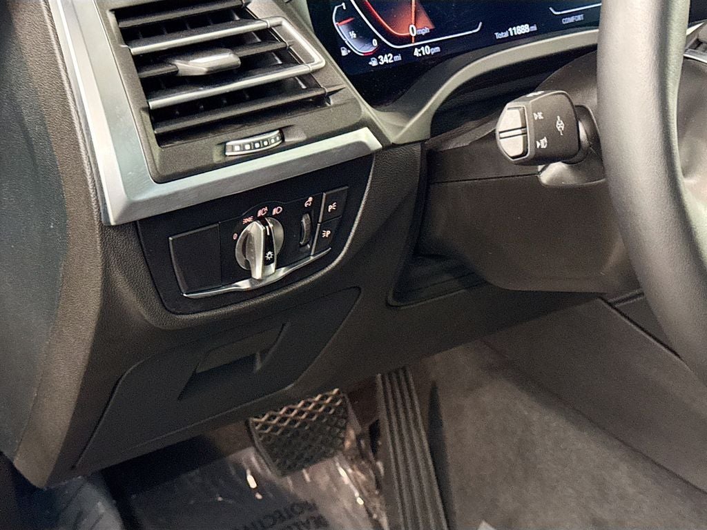 2025 BMW X4 xDrive30i