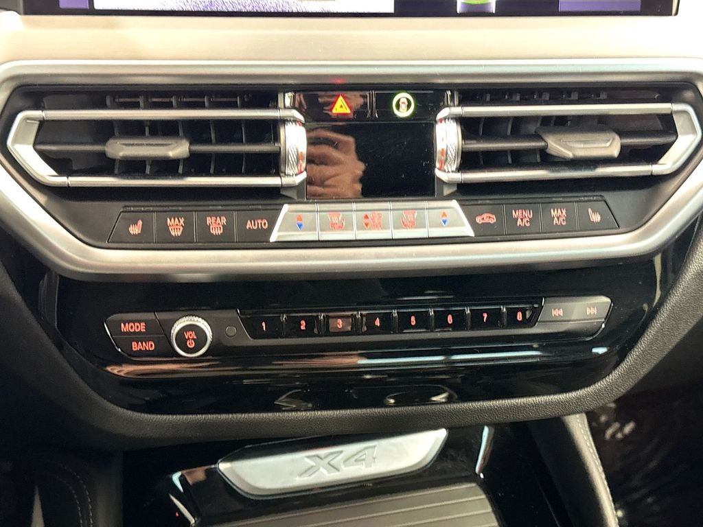 2025 BMW X4 xDrive30i