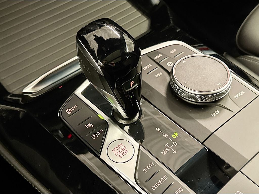 2025 BMW X4 xDrive30i