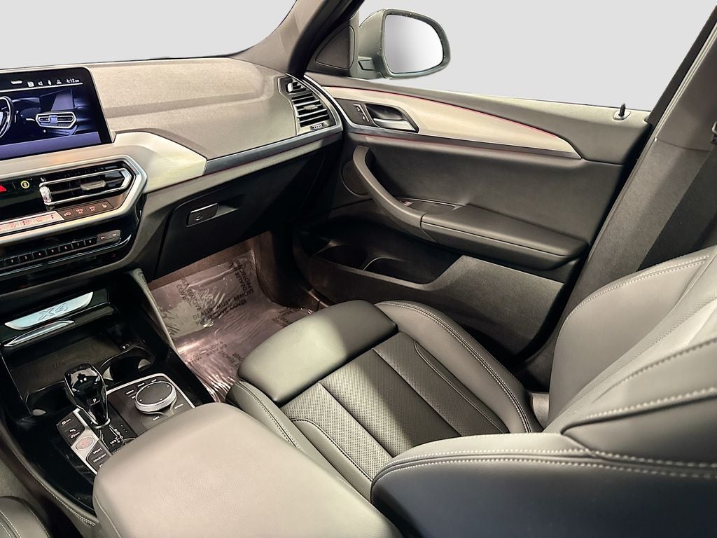 2025 BMW X4 xDrive30i