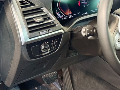 2025 BMW X4 xDrive30i