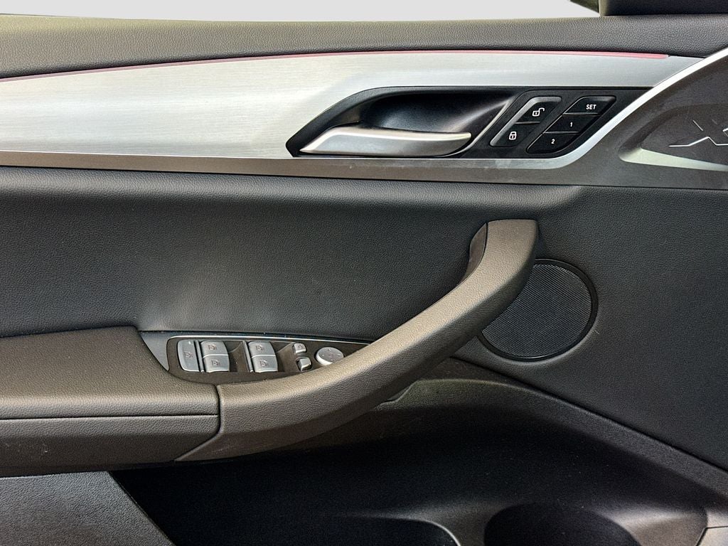 2025 BMW X4 xDrive30i