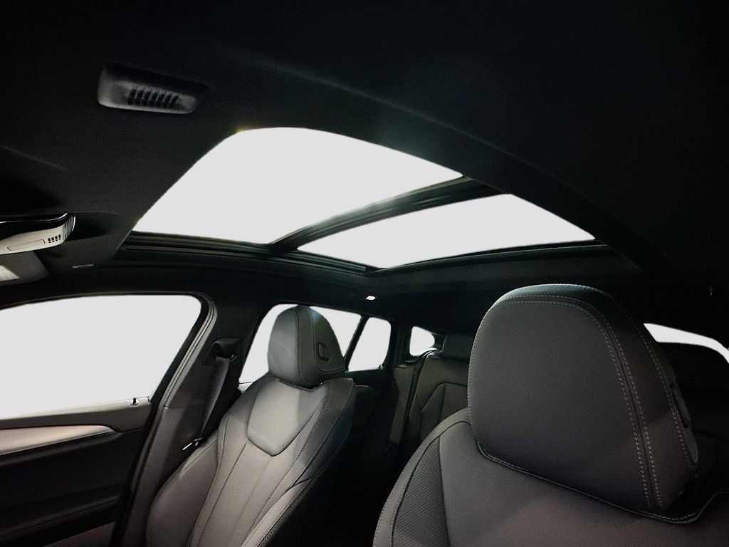 2025 BMW X4 xDrive30i