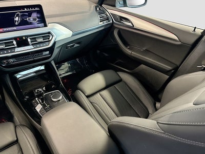 2025 BMW X4 xDrive30i