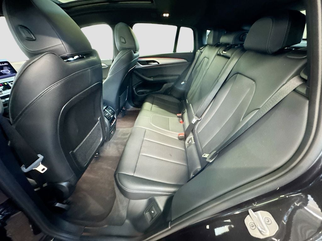 2025 BMW X4 xDrive30i