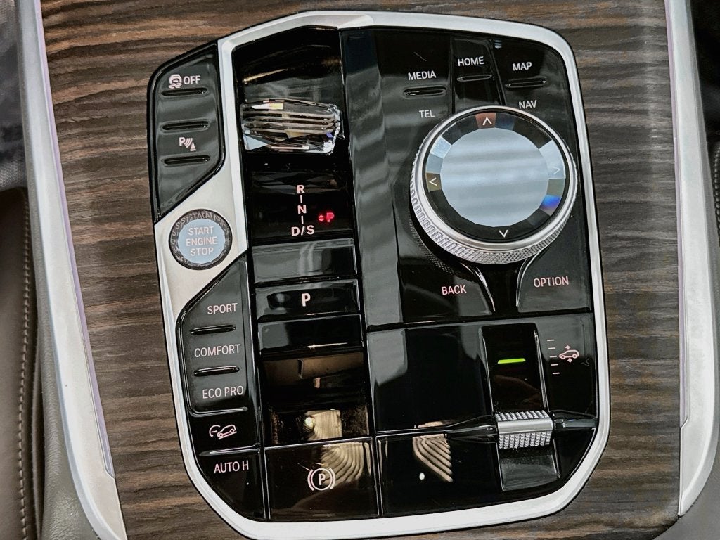 2024 BMW X7 M60i
