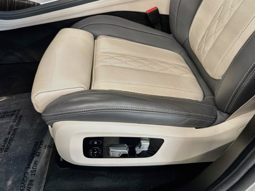 2024 BMW X7 M60i