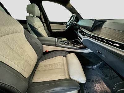 2024 BMW X7 M60i