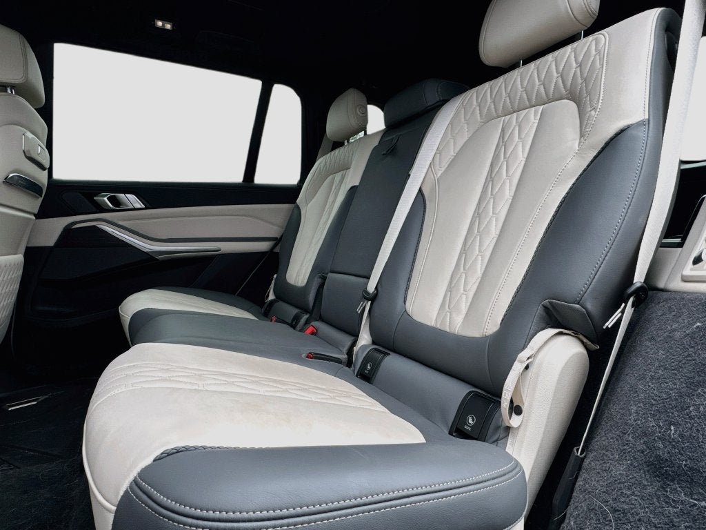 2024 BMW X7 M60i