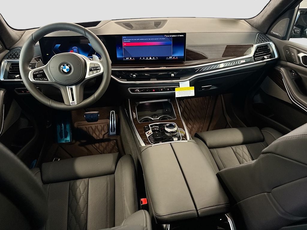 2027 BMW X7 M60i