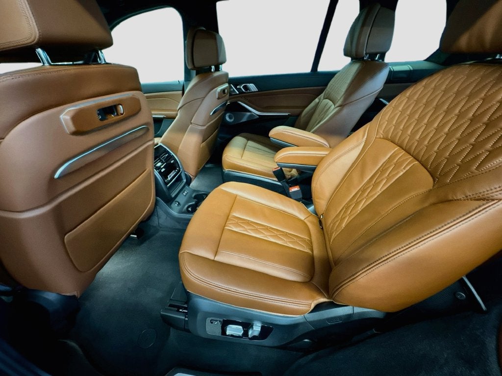 2027 BMW X7 M60i