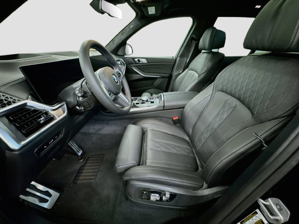 2027 BMW X7 M60i