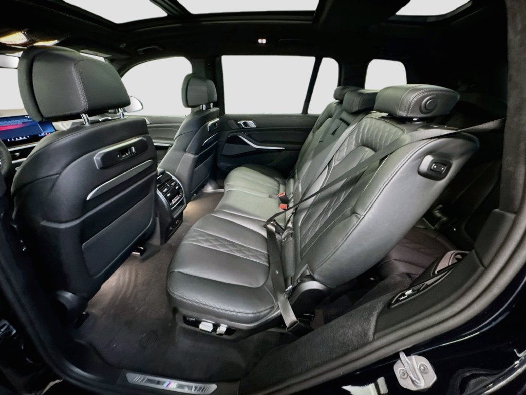 2027 BMW X7 M60i