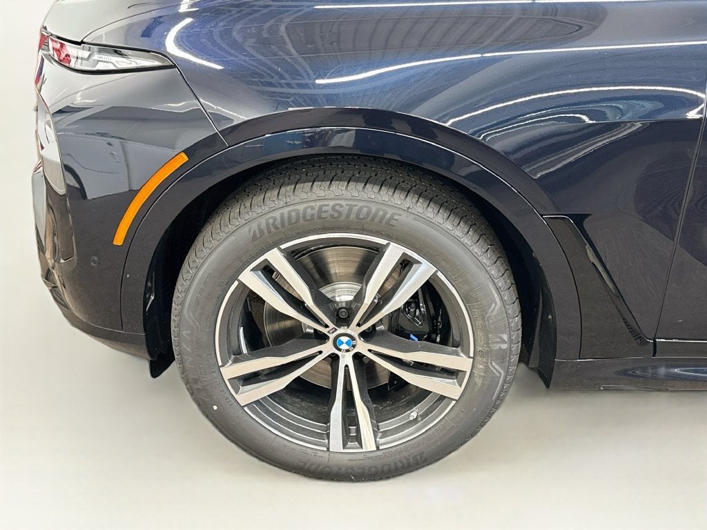 2027 BMW X7 M60i