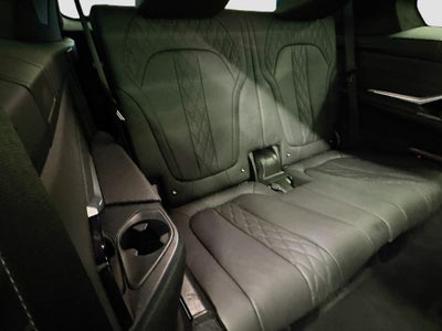2024 BMW X7 M60i