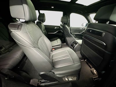 2024 BMW X7 M60i