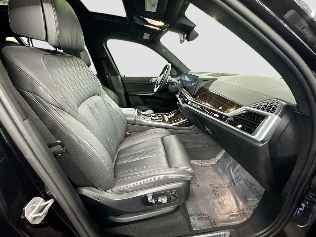2024 BMW X7 M60i