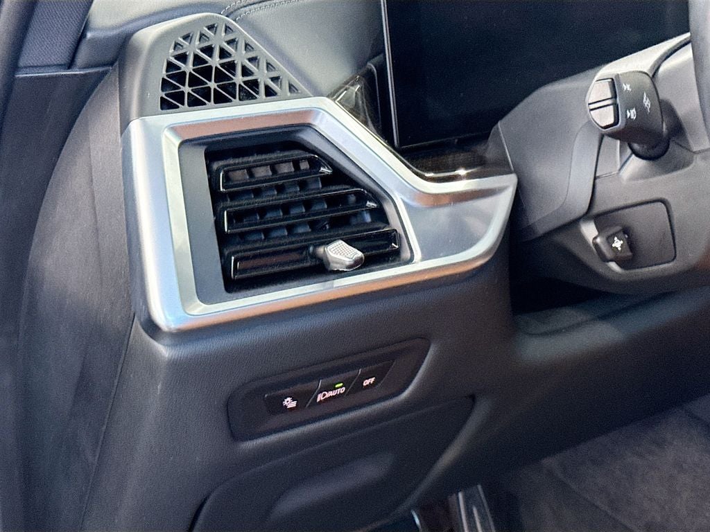 2024 BMW X5 M60i