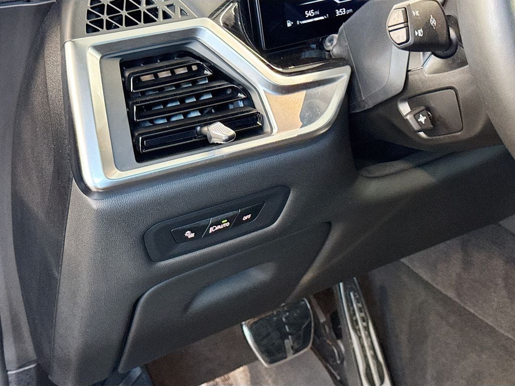 2025 BMW X6 xDrive40i