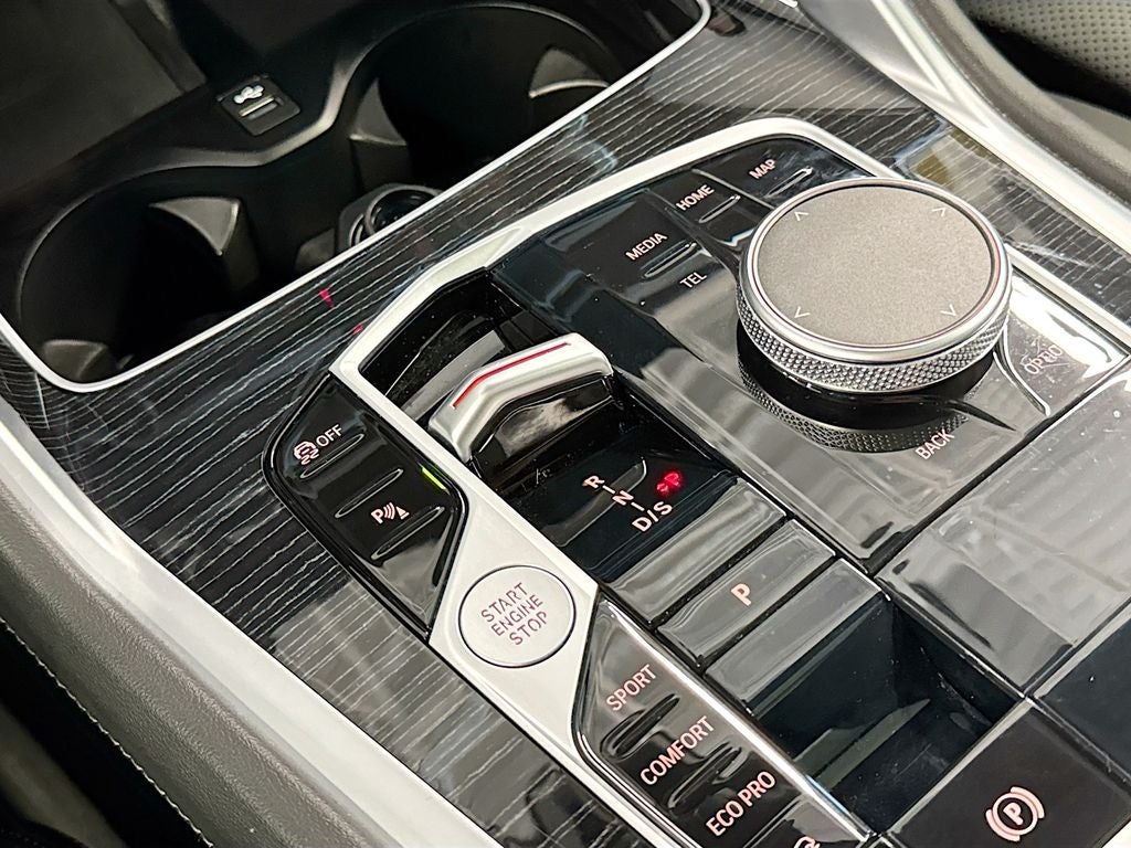 2025 BMW X6 xDrive40i
