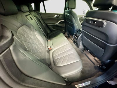 2025 BMW X6 xDrive40i