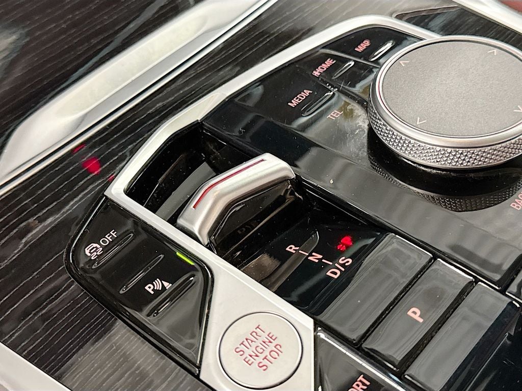 2025 BMW X6 xDrive40i