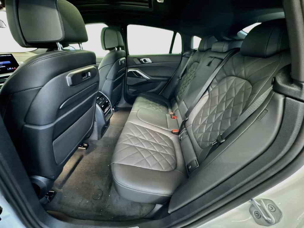 2027 BMW X6 xDrive40i