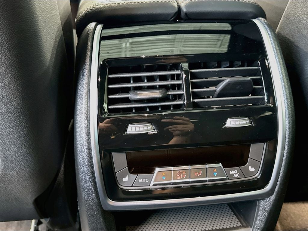 2027 BMW X6 M60i