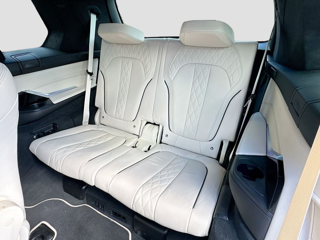 2022 BMW X7 ALPINA XB7