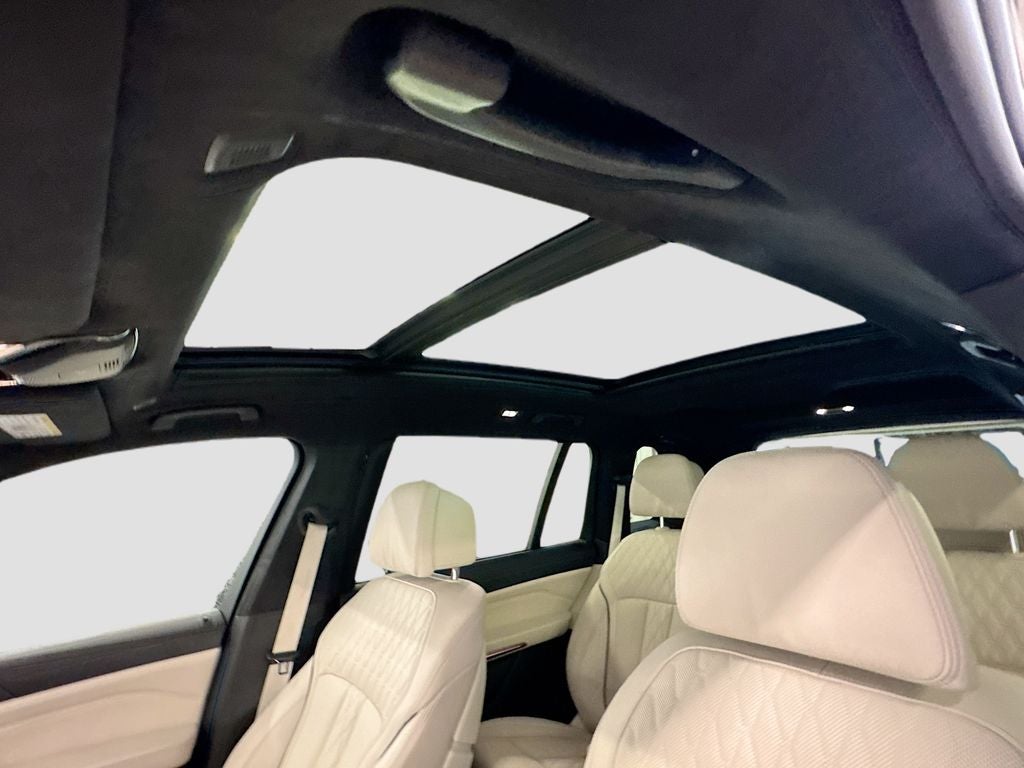 2022 BMW X7 ALPINA XB7