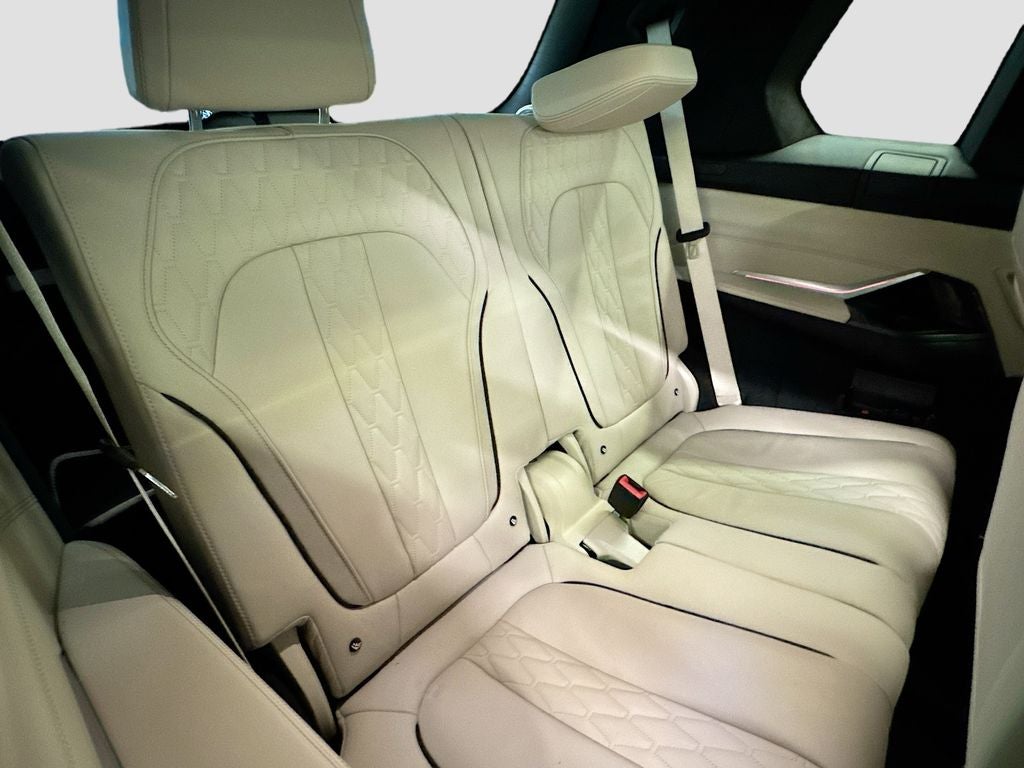 2022 BMW X7 ALPINA XB7