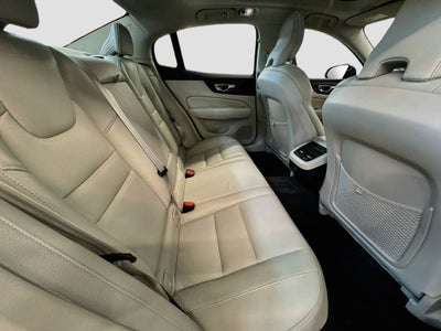 2022 Volvo S60 B5 Inscription