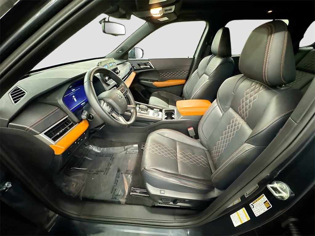 2025 Mitsubishi Outlander PHEV Base